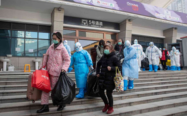 Chiny: Coraz więcej przypadków "przywiezienia" wirusa spoza kraju
