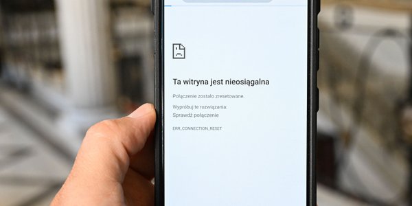 Problemy z „Poradnikiem bezpieczeństwa” po alercie RCB. MSW potwierdza