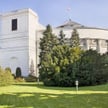 Słoń w pokoju z porcelaną