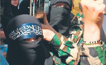 Demonstracja na przedmieściach Damaszku, gdzie w środę miało dojść do ataku chemicznego