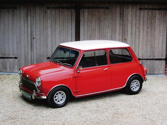 Ten kształt, jakże niepozorny, uwodzi kolejne pokolenia.