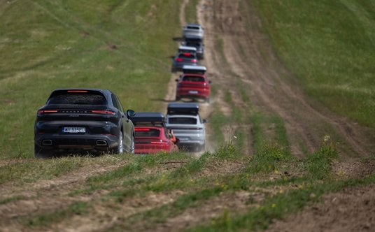 Porsche Cayenne w Bieszczadach