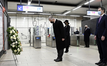 Król Belgów Filip i królowa Matylda na stacji metra Maelbeek, jednego z dwóch celów terrorystów w 20