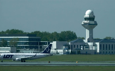 Na wieży kontroli lotów na Okęciu od maja pozostanie 36 z 216 kontrolerów.