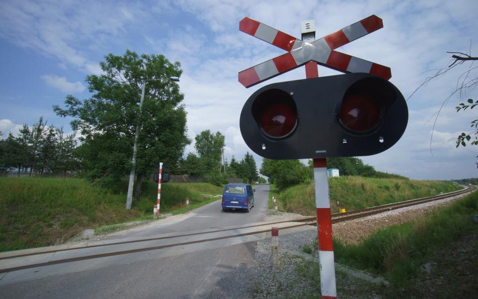 PKP inwestuje w poprawę bezpieczeństwa na skrzyżowaniach torów z torami