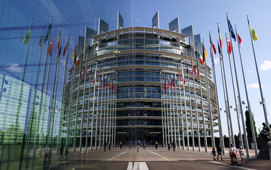 Budynek Parlamentu Europejskiego w Strasburgu.