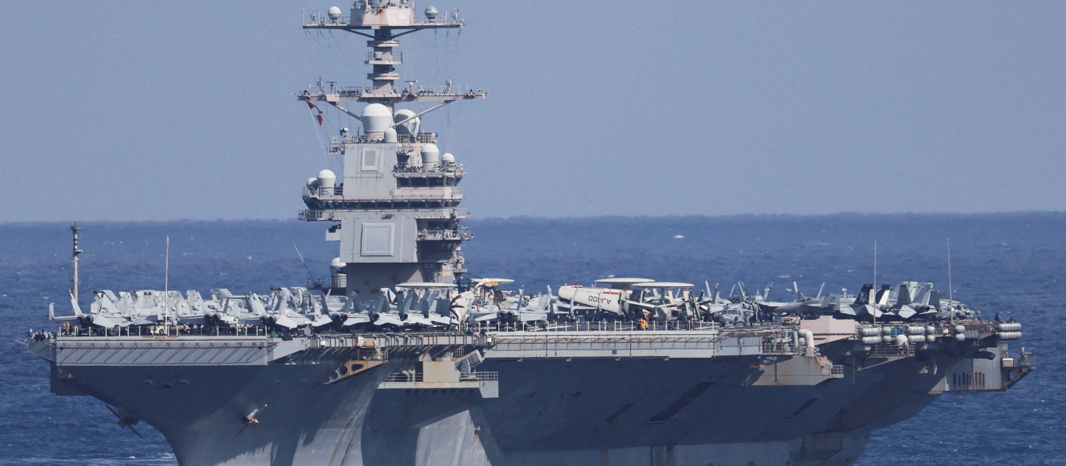 Pożar na pokładzie lotniskowca USA, który bierze udział w działaniach przeciw Iranowi