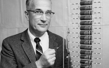 William Bradford Shockley (1910–1989), amerykański fizyk i współtwórca tranzystora