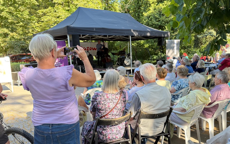 Część osób robiła nagrania z koncertu