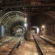 Zderzenie pociągów pasażerskich w Anglii. "Brak dowodów, by skład uderzył w obiekt"