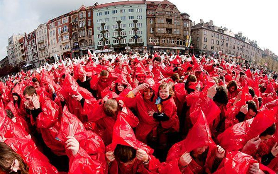 Jesteśmy coraz większymi optymistami - tak wynika z danych opublikowanych dziś przez Komisję Europej