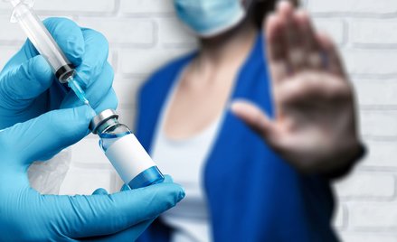 Co z przepisami o nieszczepionych? Pracodawcy czekają, rząd się nie spieszy