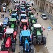 Rolnicy są przeciwko sprowadzaniu ukraińskiego zboża (na zdjęciu: poniedziałkowy protest w Szczecini