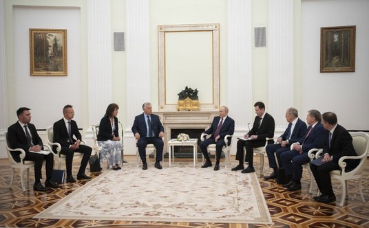 Spotkanie delegacji węgierskiej i rosyjskiej na Kremlu