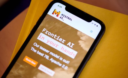 Mistral AI skupiał się dotąd na rozwoju własnego chatbota