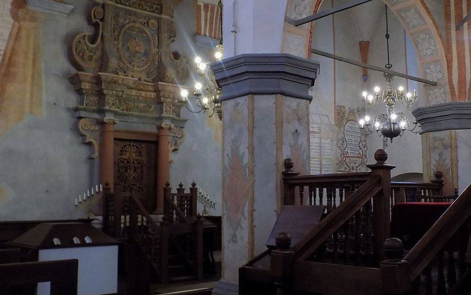 Sala Wielka tykocińskiej synagogi, która jest perłą kultury żydowskiej.