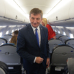 Były marszałek Sejmu Marek Kuchciński na pokładzie samolotu rządowego.