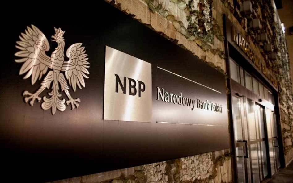 Narodowy Bank Polski wypracował w ubiegłym roku nadwyżkę finansową w wysokości 4 mld zł, ale w całoś