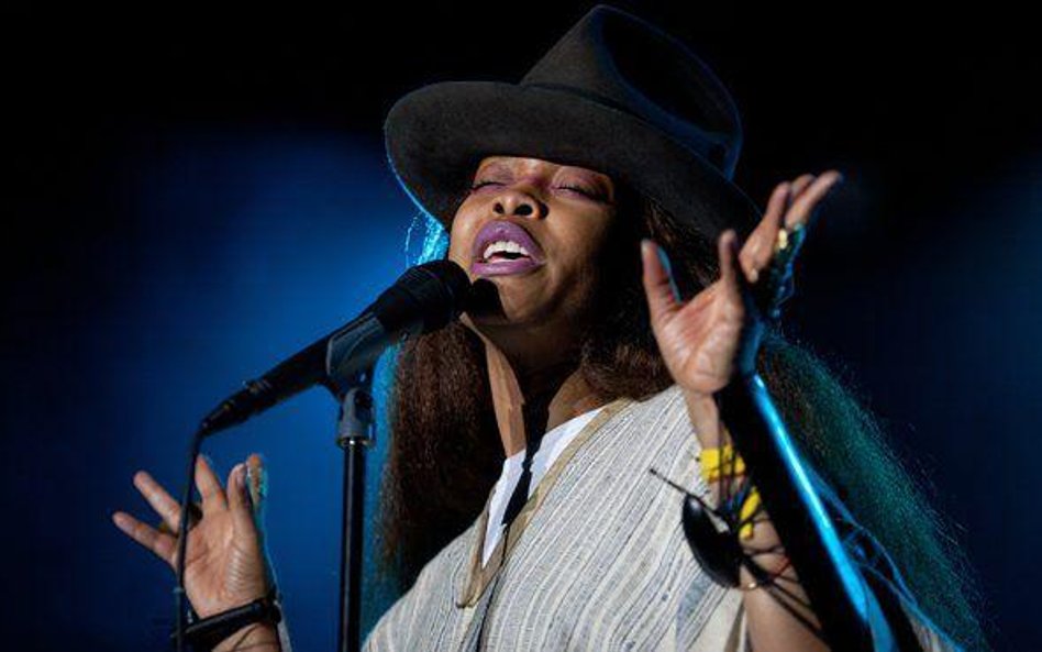 Erykah Badu tym razem oferowała tylko efektowne pozory