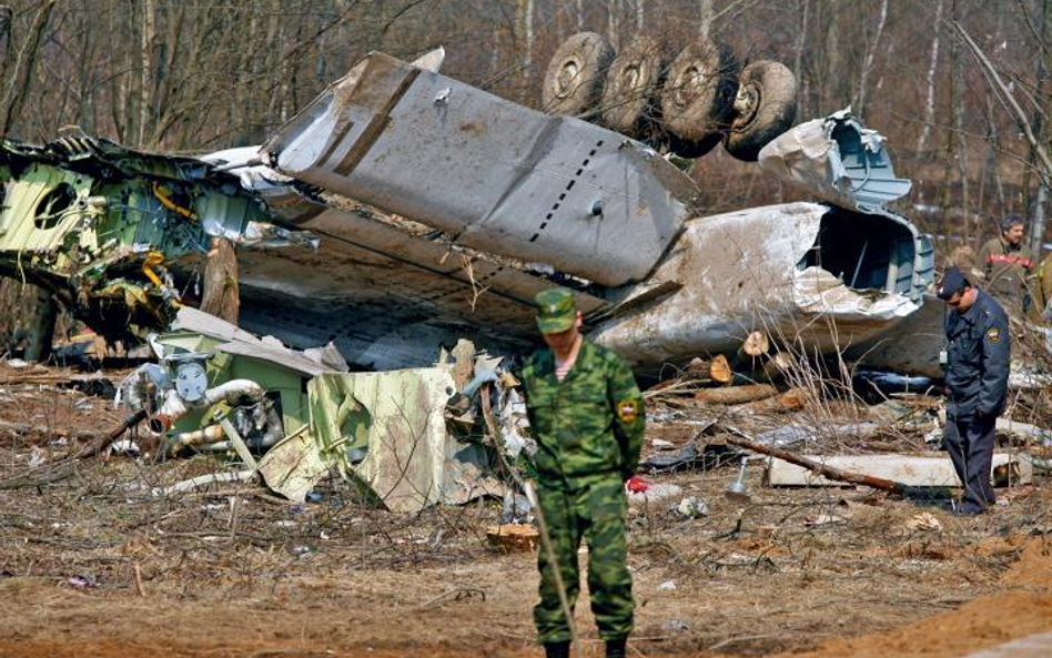 Rosyjskie „Izwiestija”: Macierewicz uważa, że dobry Rosjanin to martwy Rosjanin