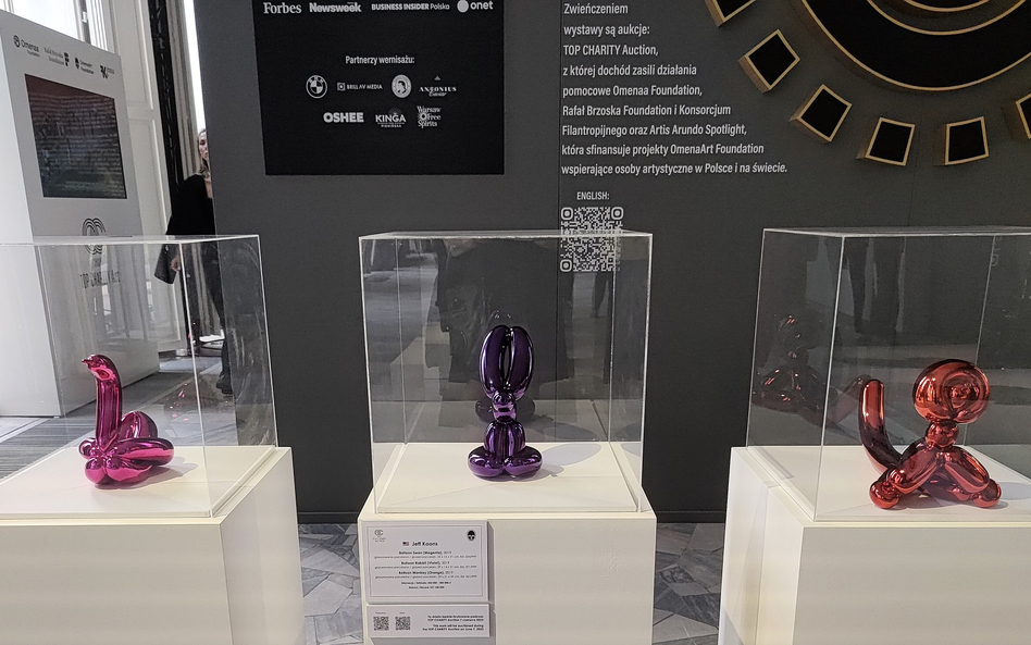 Rzeźby Jeffa Koonsa  na TOP CHARITY Art 2025: "Balloon Monkey" (Orange), "Balloon Rabbit" (Violet), 