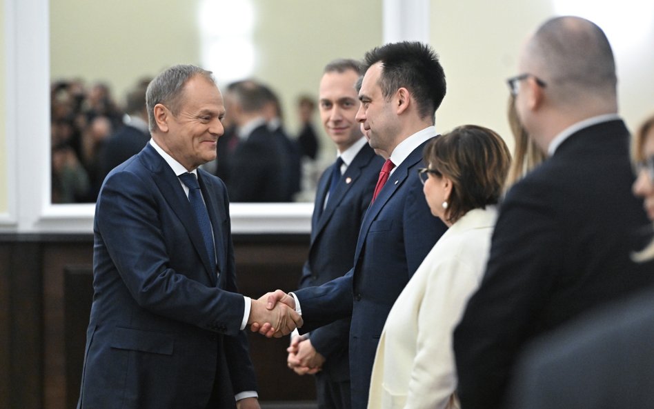 Premier Donald Tusk oraz minister finansów Andrzej Domański