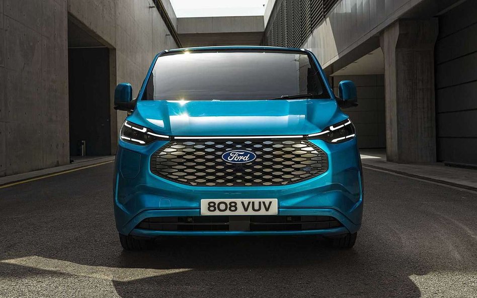 Ford E-Transit Custom: Elektryczny transporter z przodem w stylu e-Mustanga