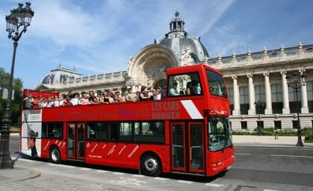 Paryż – ranni w wypadku autobusu turystycznego