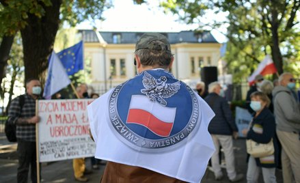 Sprawa dezubekizacji. Dlaczego państwo przegrywa z byłymi funkcjonariuszami i zwraca miliardy?