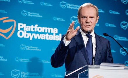 Donald Tusk jest wściekły na kolegów z PO, którzy zamiast w Sejmie, byli na przyjęciu