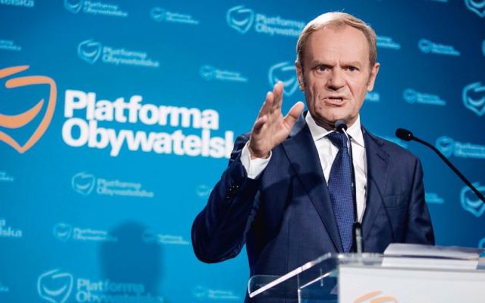 Donald Tusk jest wściekły na kolegów z PO, którzy zamiast w Sejmie, byli na przyjęciu