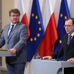 Minister spraw wewnętrznych i administracji Mariusz Kamiński oraz wiceminister w tym resorcie Maciej