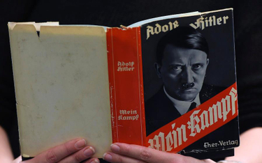 ”Mein Kampf” trafi do niemieckich szkół?