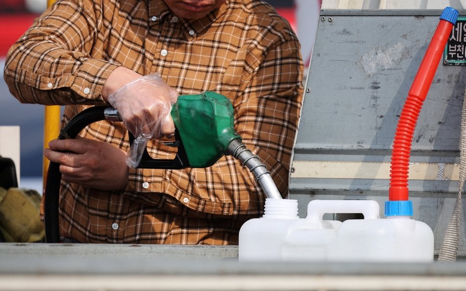 Silne paliwa, słabe banki. Rotacja na GPW przyspiesza