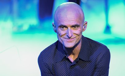 Artur Rojek w szczerej rozmowie o braku ojca i własnym ojcostwie