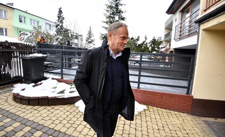 Tusk: Orban w jakimś sensie zgwałcił demokrację