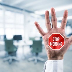 Pracodawcy muszą wydać nowe procedury antymobbingowe