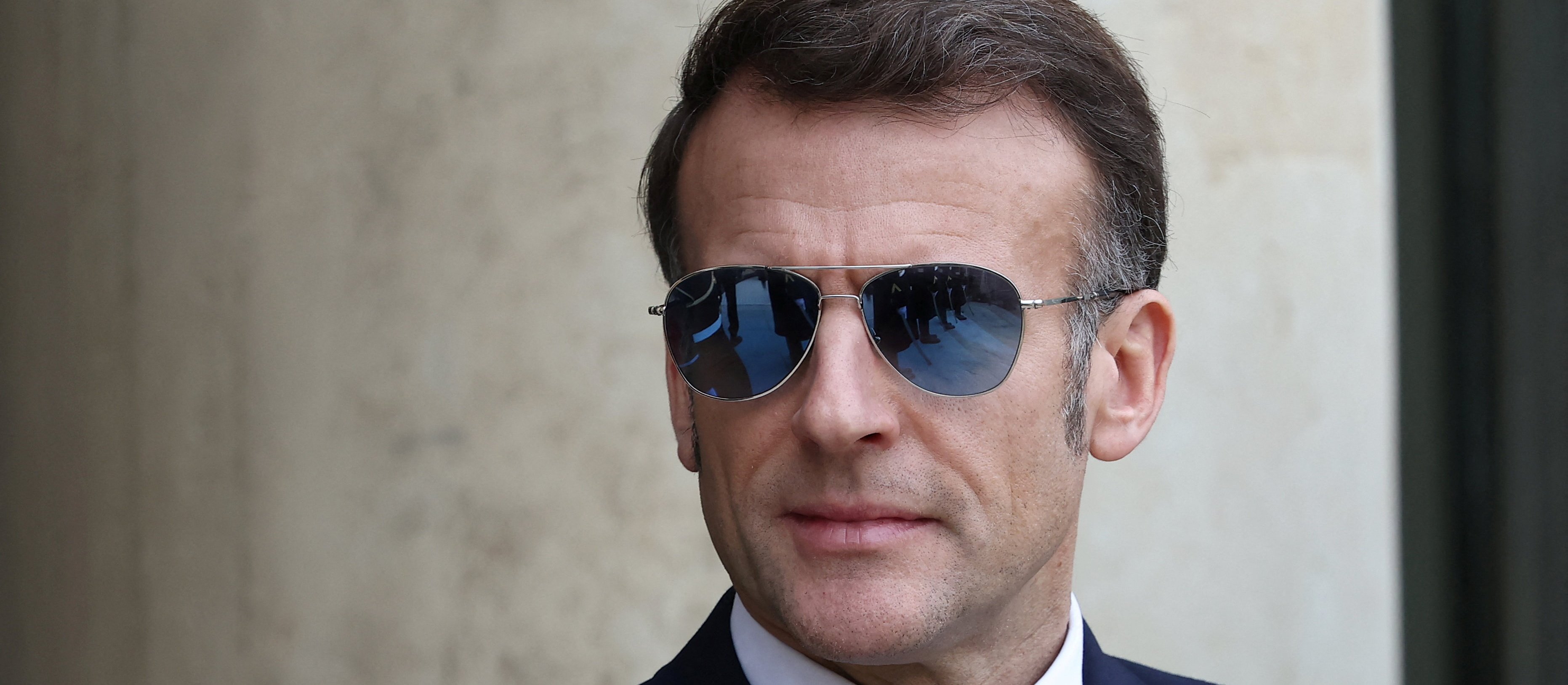 Estera Flieger: Emmanuel Macron w trybie kocura