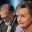 Grażyna Staniszewska w 2004 roku na konferencji prasowej. W środku Bronisław Geremek, w głębi Jan Ku