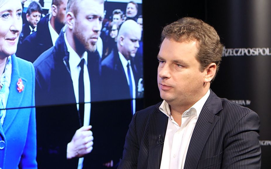 Jacek Wilk: Rząd traktuje lepiej świnie niż nauczycieli. KORWiN proponuje "Oświatę na szóstkę"