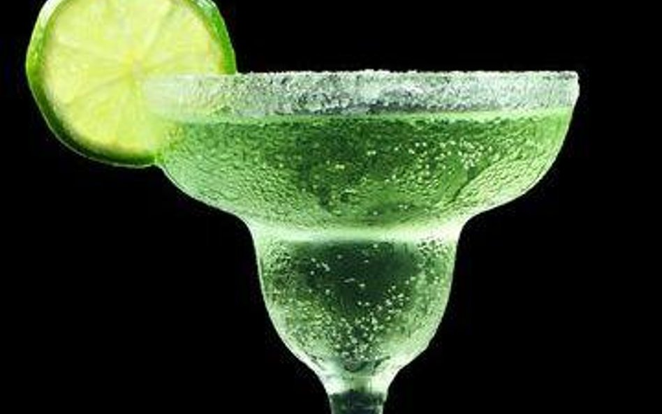 Sprzedaż alkoholu i jego podawanie w celach konsumpcyjnych bez zezwolenia jest zabronione i grozi gr