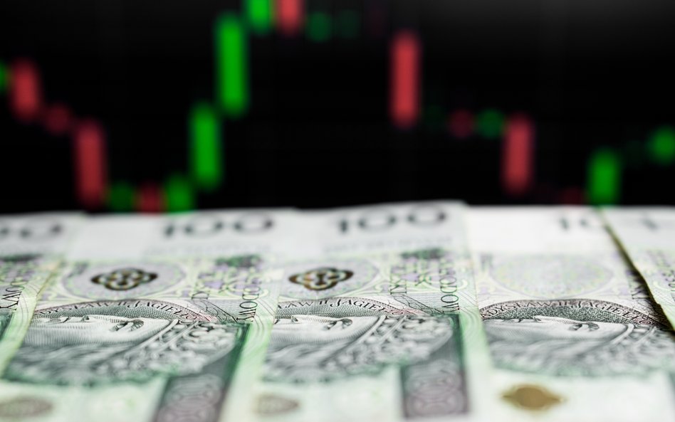Złoty cierpi przez Adama Glapińskiego