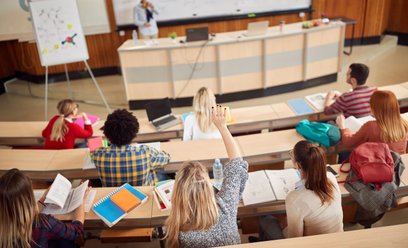 Studenci w czasie wykładu