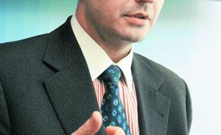 Marek Sadowski, prezes ABC Daty (na dole), jest zadowolony, że spółka zadebiutuje na giełdzie, mimo 