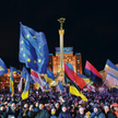 Europejskie niebo łączyło się z ukraińską ziemią i krwią. Widok flag Majdanu w dniach rewolucji