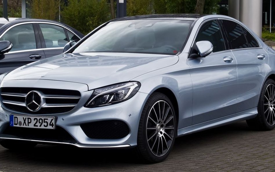 9. Mercedes-Benz - marka warta 43,5 mld dolarów. Należy do niemieckiego koncernu Daimler. To jedna z