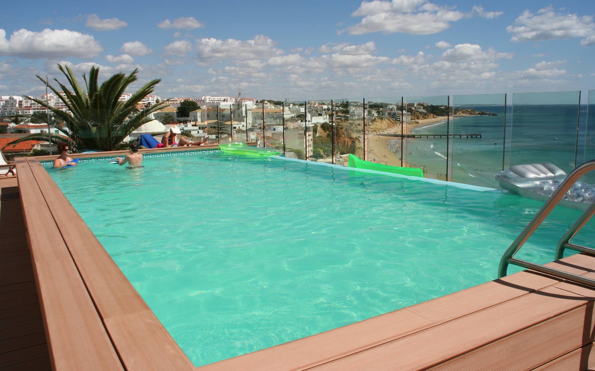 Ceny paliwa w dół, ceny wakacji w górę. Co będzie, kiedy przyjdzie las minute?