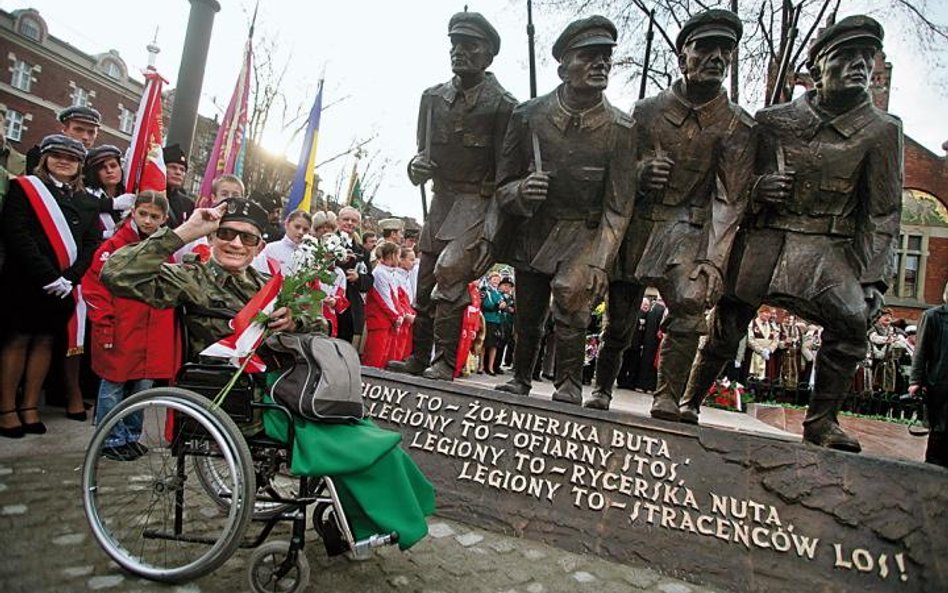 Czterech legionistów – rzeźba stanowiąca fragment pomnika Piłsudskiego w Krakowie