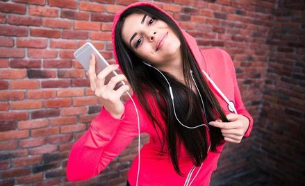 Prawa autorskie do amatorskiego teledysku: czy trzeba podpisać umowę