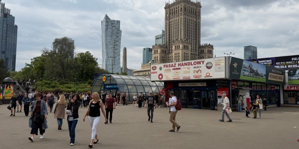 Tylko 21% Polaków czuje się pewnie w pracy. Rośnie lęk przed bezrobociem